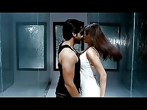 Kajal Aggarwal Teat show-boobs shake retard functioning - HD 4